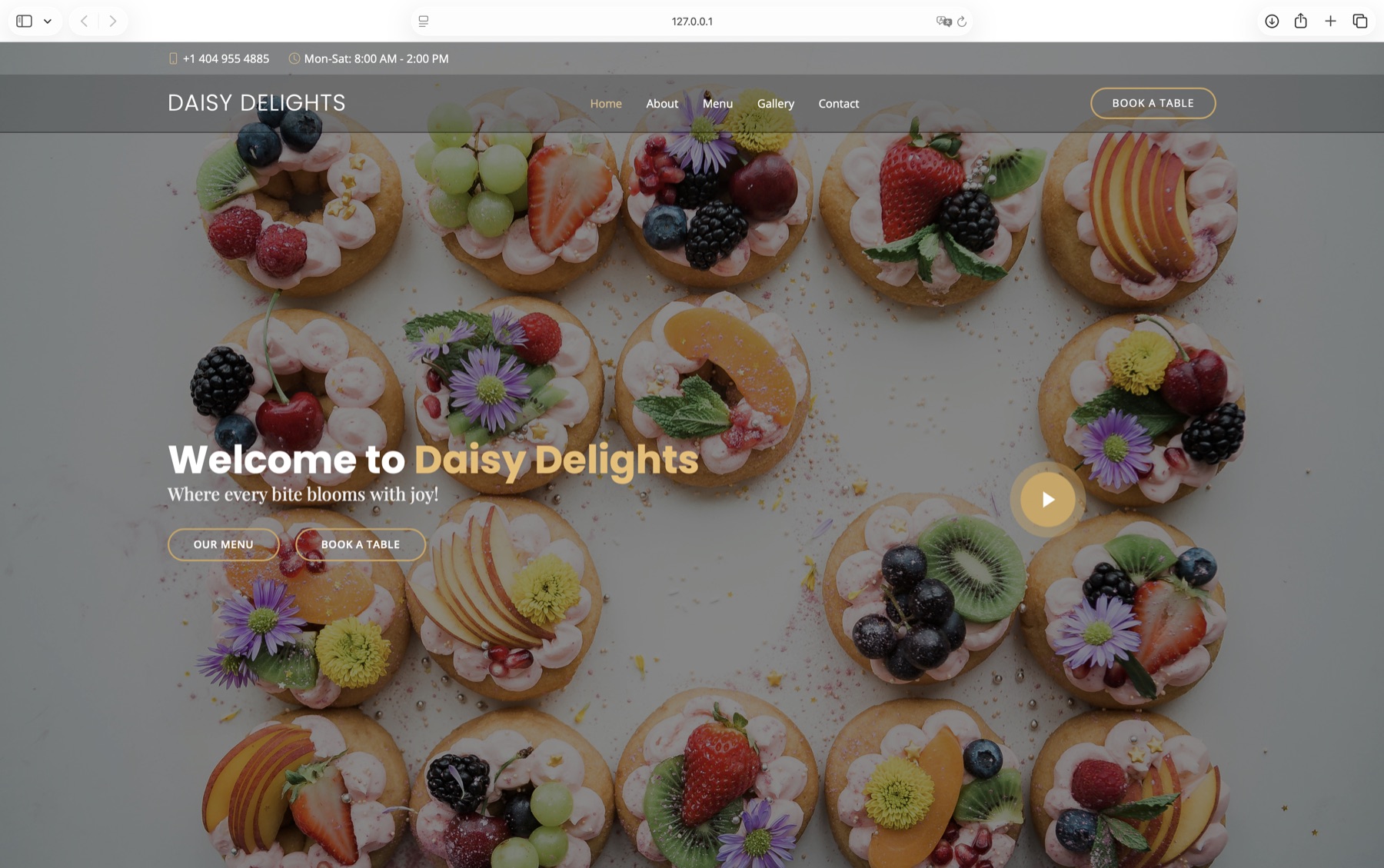 Daisy Delights restaurant website with fruit-topped pastries and reservation navigation